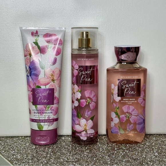 Bath and Body Works Sweet Pea Body Care Gift Set NWT - Picture 2 of 4